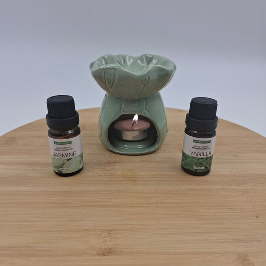 מארז לילי - 2 שמנים ארומטיים 10 מ"ל + מבער מעוצב
