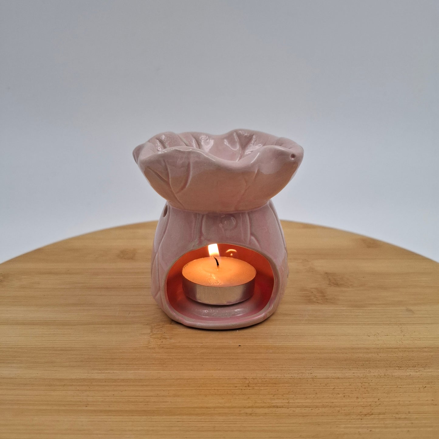 מארז לילי - 2 שמנים ארומטיים 10 מ"ל + מבער מעוצב